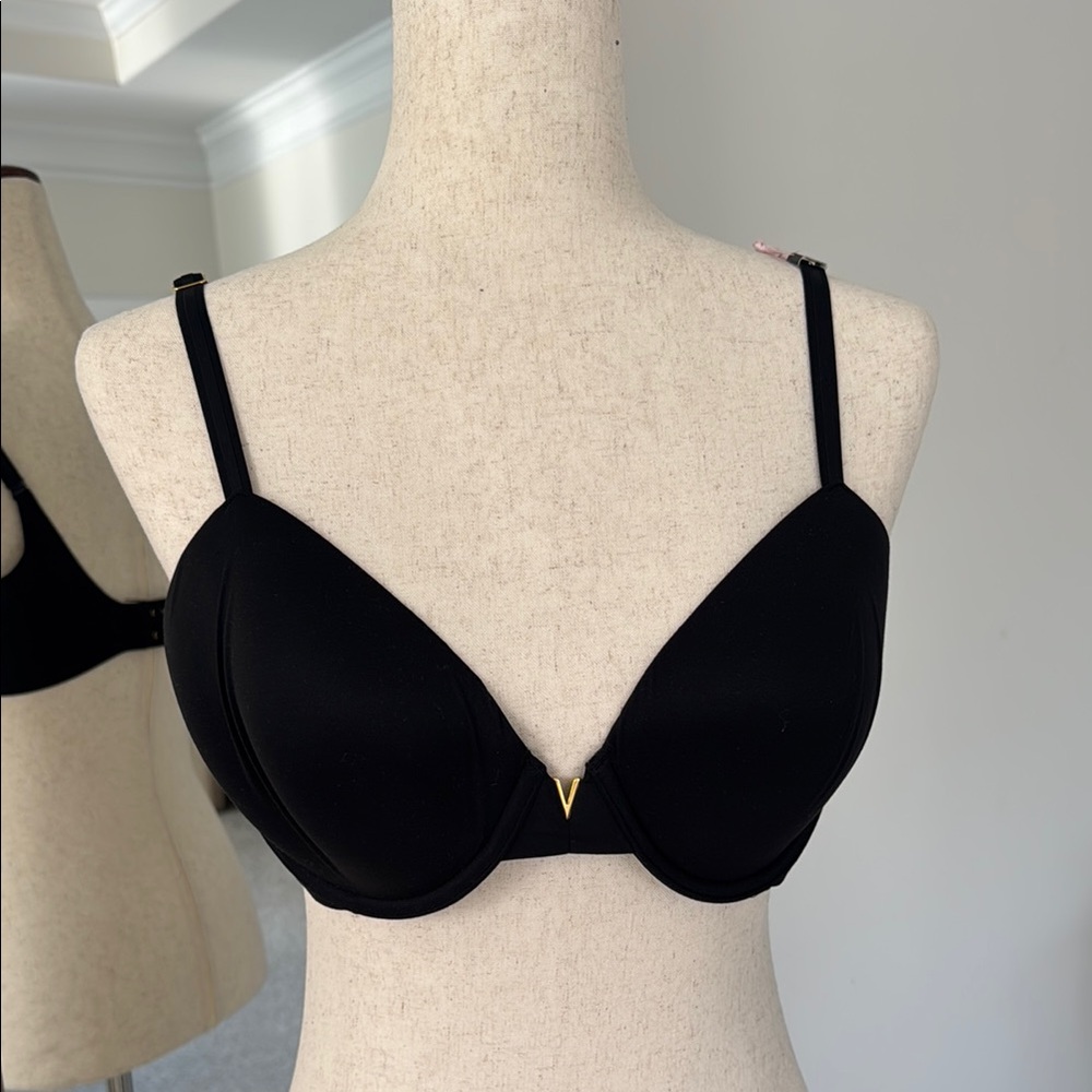 VS Black Women's Intimates Bra NWT